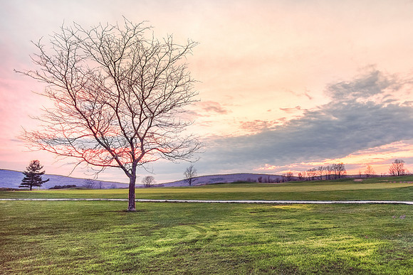 20180505-JAH09208: Bristol Harbor Golf Course at dusk.  Fore !