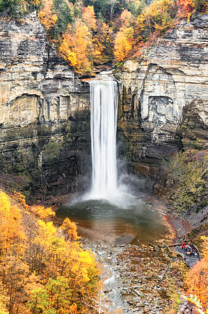 20131019-DSC0103: Taughannock Creek falls into the gully near Cayuga Lake, NY.