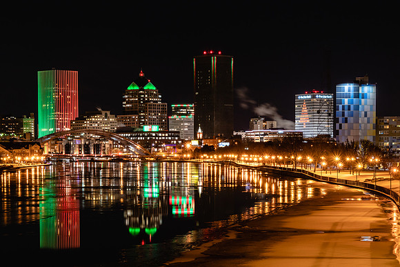 20191220-JAH02687: Holiday colors across the city of Rochester, NY.