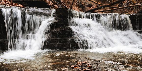 20200111-JAH03219: Hiking through the creek during a rare winter thaw at Conklin Gully, NY State.